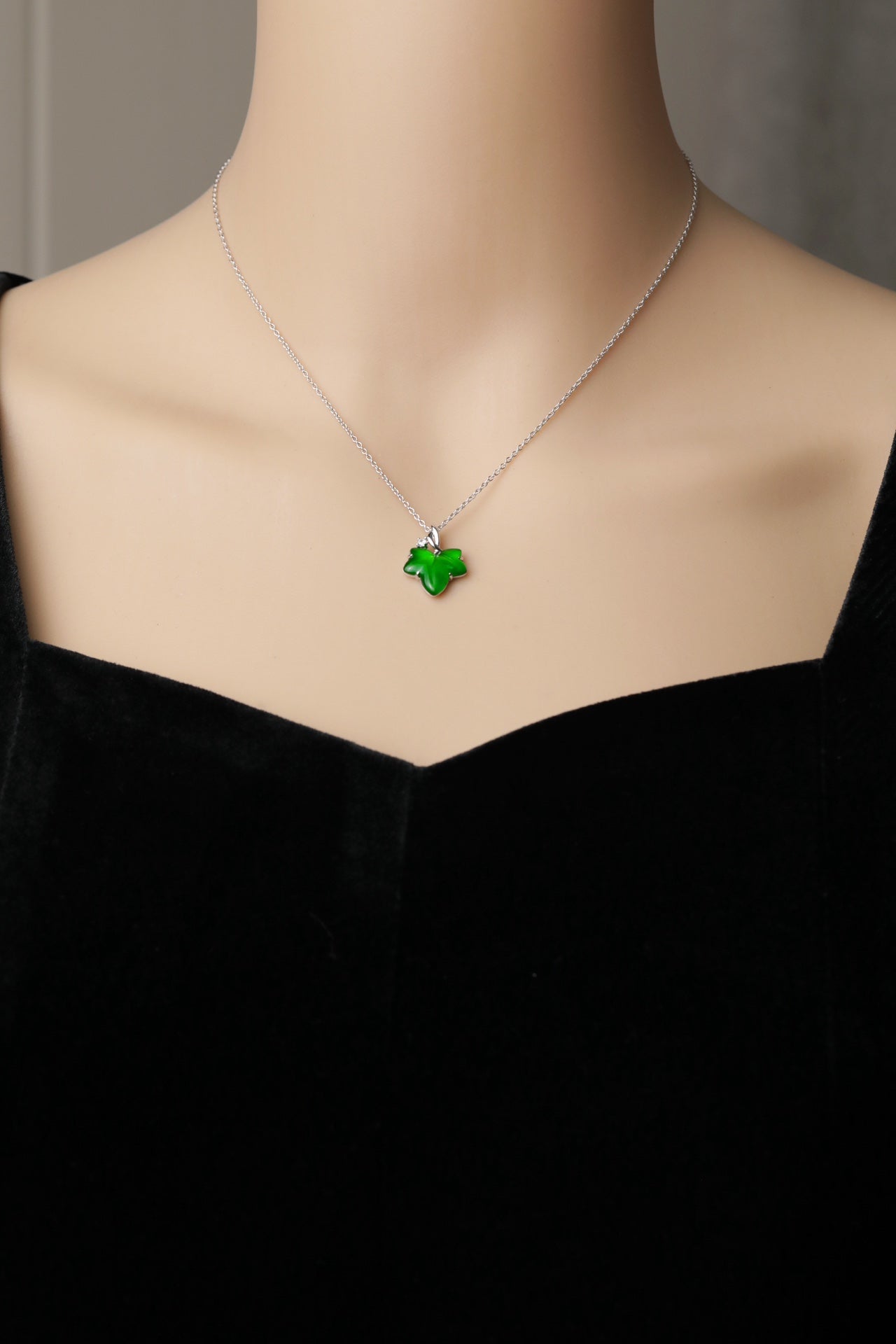 925 Silver Jade Necklace with "Cotton-like Inclusion" Design (Overall Dimensions: 475mm x 18.5mm x 4.1mm)