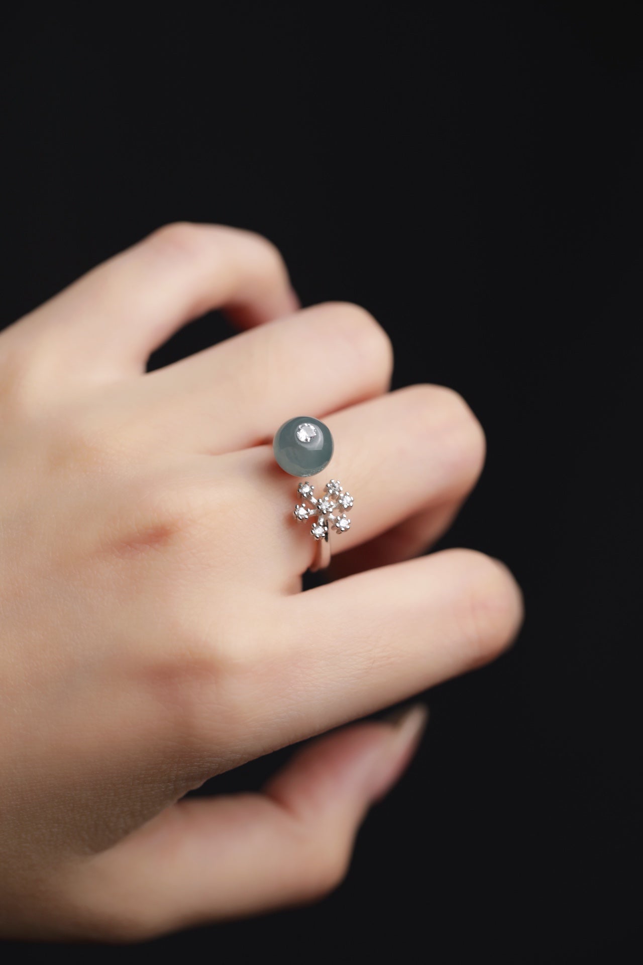 925 Silver Ring with Blue-Water Jadeite Cabochon (Overall Dimensions: 21mm x 8.4mm)
