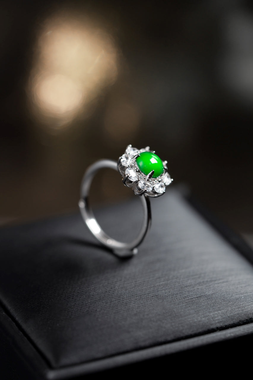 925 Silver Jadeite Ring with Oval Cabochon; Overall Dimensions: 12.4mm x 12.4mm x 8mm