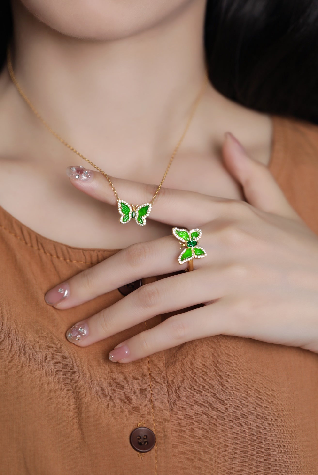 925 Silver Butterfly Jadeite Ring (Gold-tone); overall dimensions: 17.1mm x 14.2mm x 5.2mm.