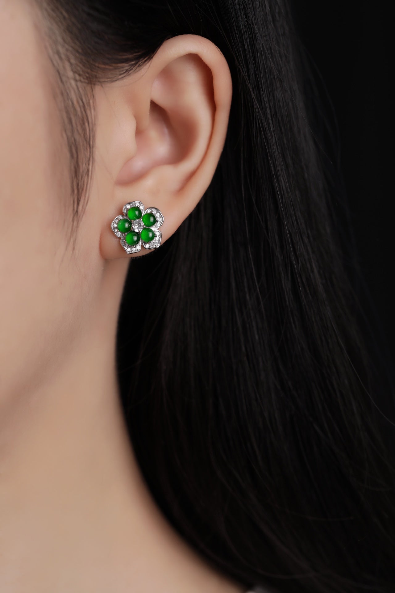 925 Silver and Jadeite Flower Stud Earrings (Overall Dimensions: 13mm x 13mm x 2.7mm)