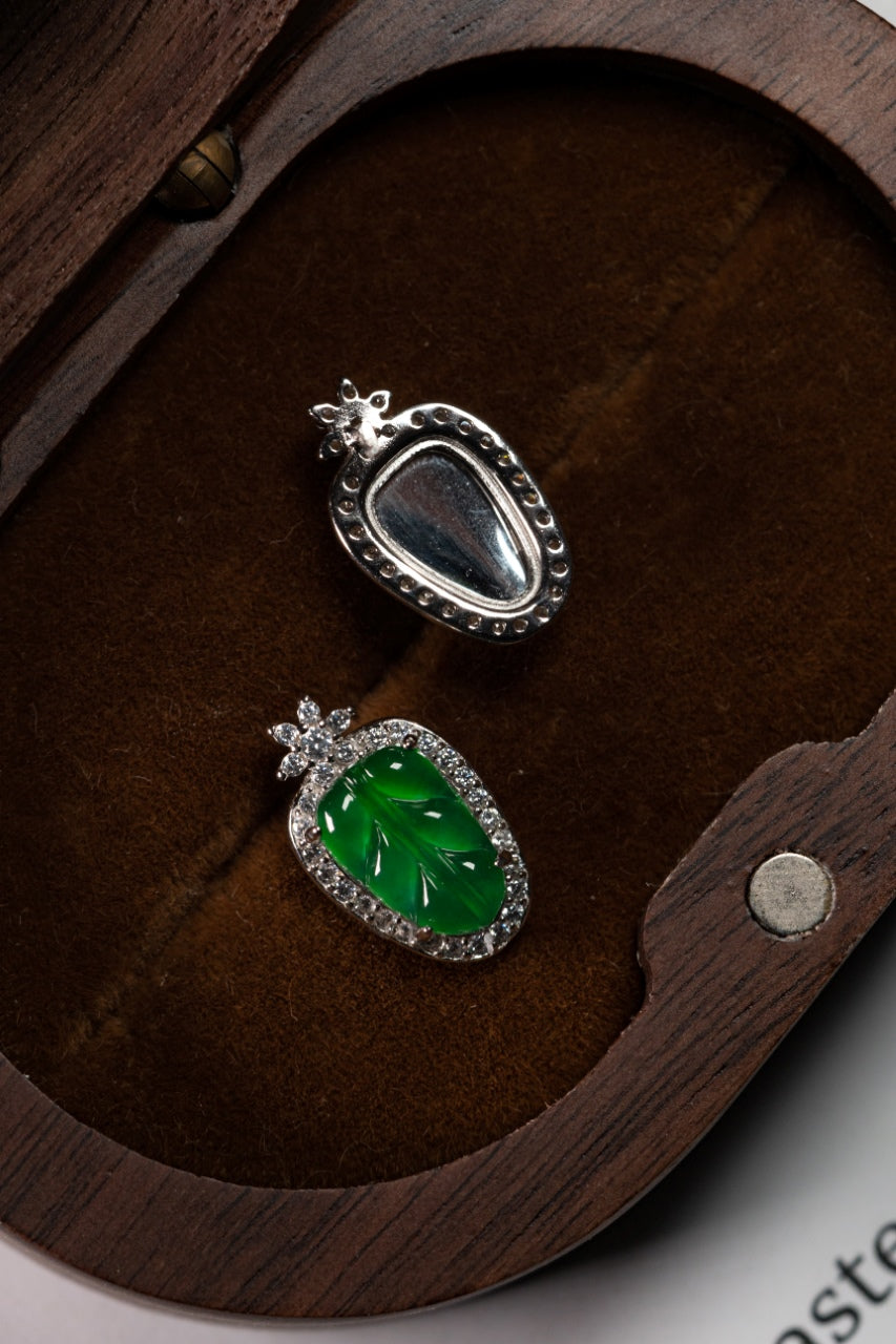 925 Silver and Jadeite Leaf Stud Earrings (Overall Dimensions: 15.3mm x 9mm x 3mm)