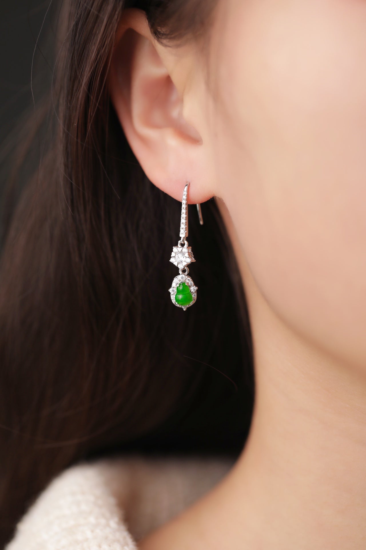 925 Silver Gourd Jadeite Earrings (Overall dimensions: 16.5mm x 7.5mm x 5mm)