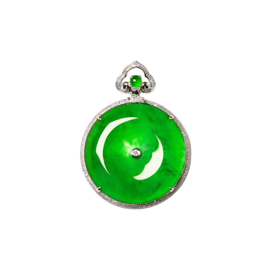 Exquisite Verdance "Peace Buckle" necklace pendant; overall dimensions: 30.7mm x 22.7mm x 6.1mm.