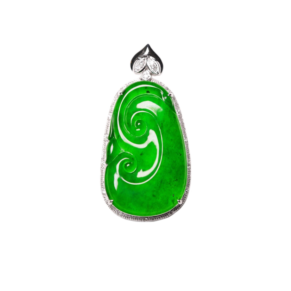 "Exquisite Verdance" Ruyi Necklace Pendant; overall dimensions: 31.2mm x 16mm x 6.3mm.