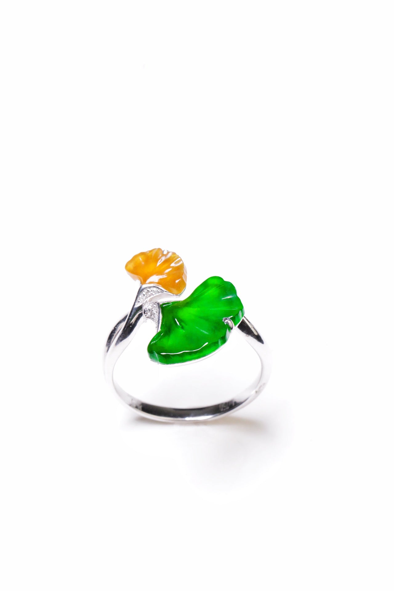 "Three Lifetimes luck of Apricots" Ginkgo Leaf Jadeite Ring (Overall dimensions: 16.8mm x 11.8mm x 4.8mm)