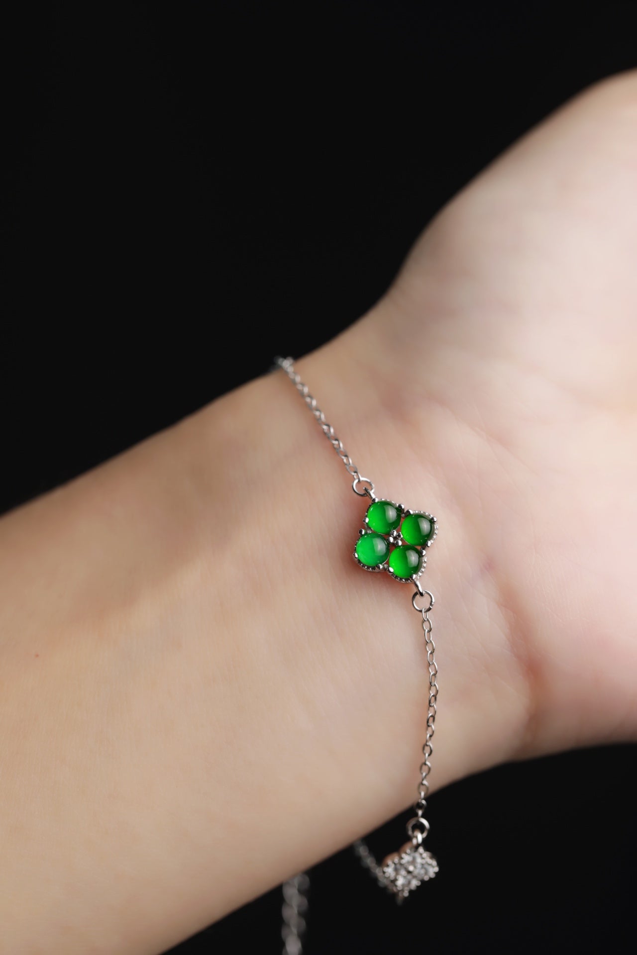 925 Silver Four-Leaf Clover and Jadeite Bracelet (Overall Dimensions: 200mm x 9.5mm x 3.7mm)