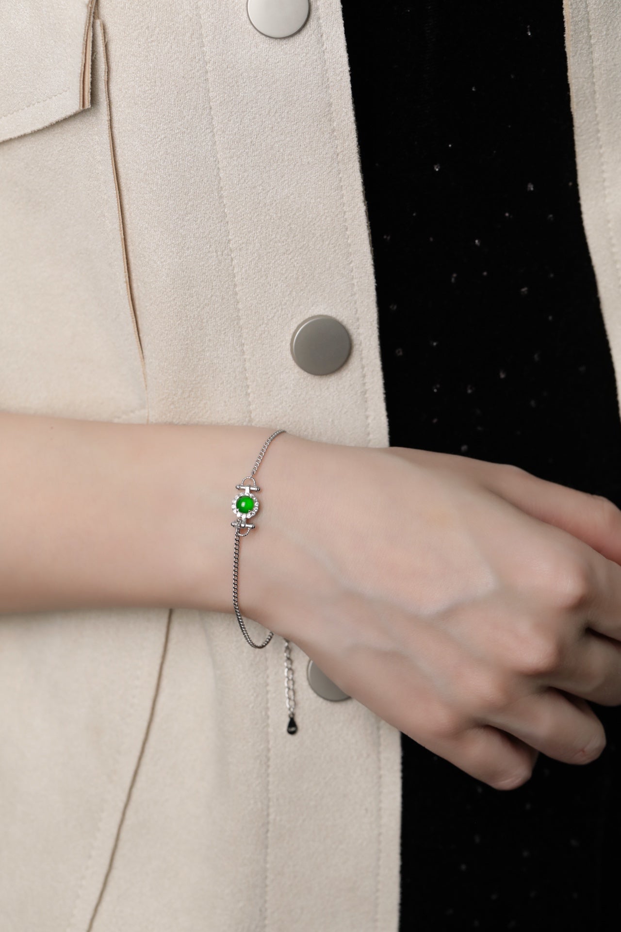 925 Silver Jadeite Bracelet with Oval Cabochons (Overall Dimensions: 210mm x 7.1mm x 5.4mm)