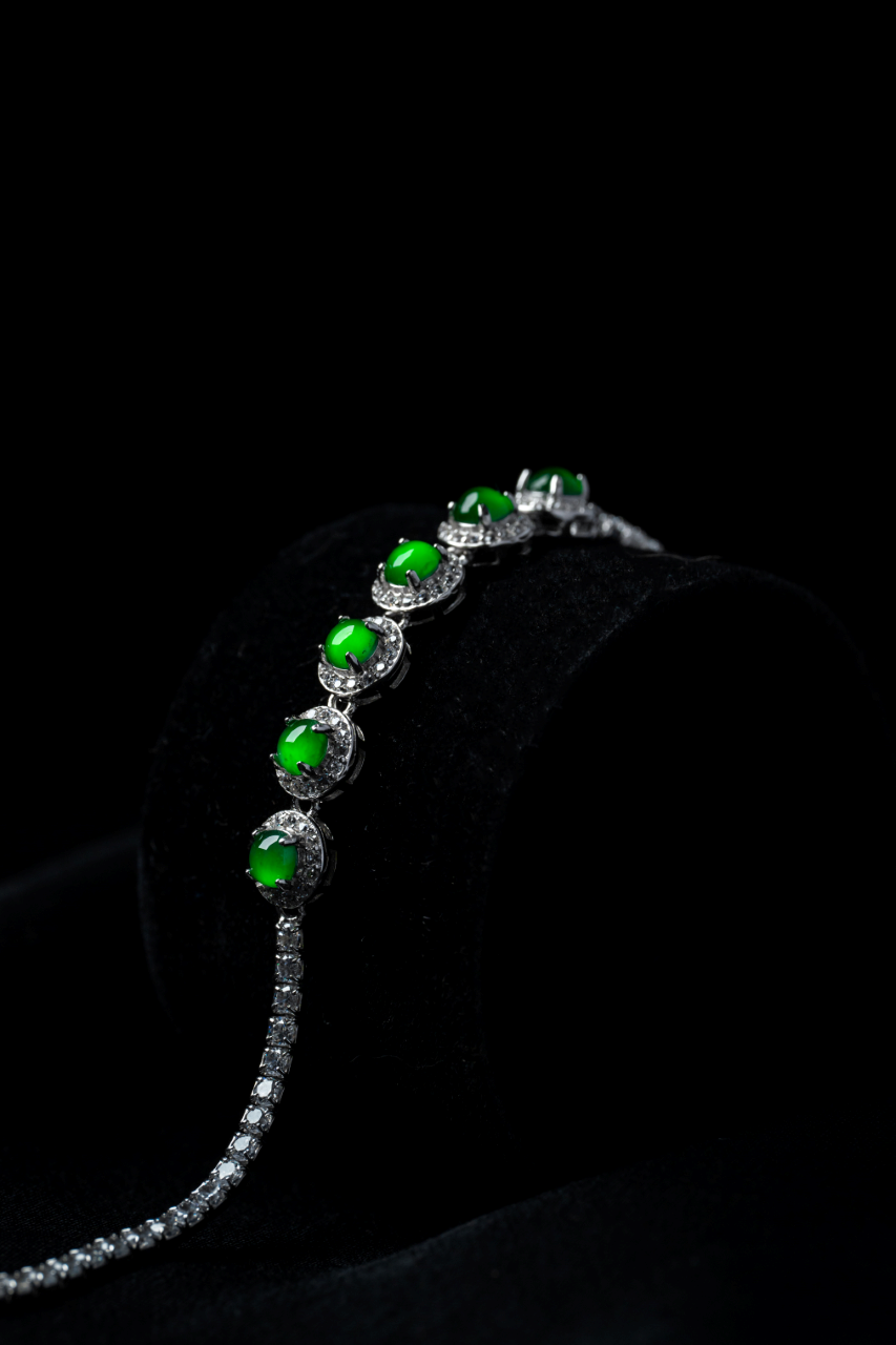 925 Silver Jadeite Bracelet with Oval Cabochons (Overall Dimensions: 150mm x 6.9mm x 4.7mm)