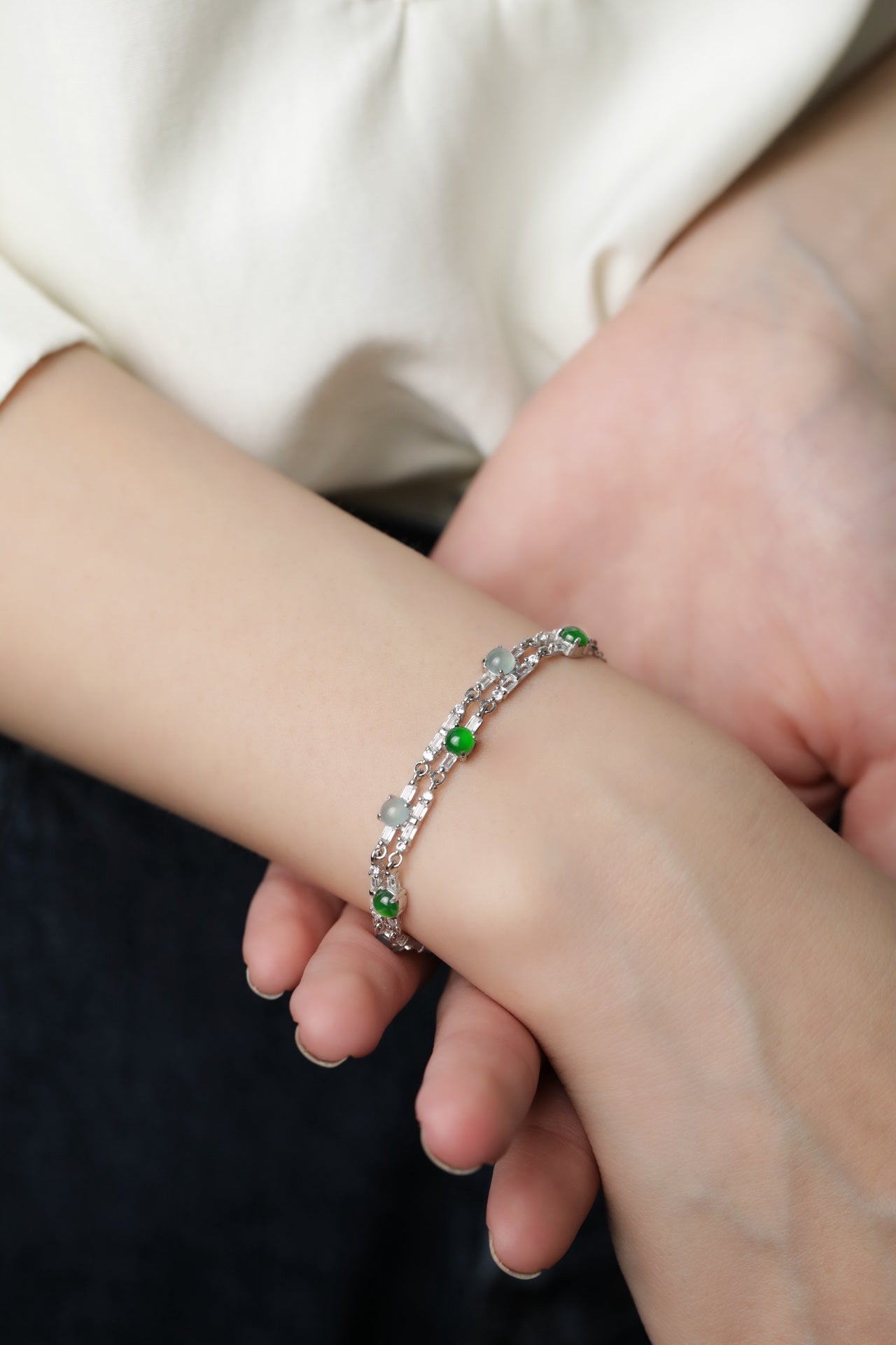 925 Silver Bracelet with Alternating Blue-Green Jadeite Cabochons (Overall Dimensions: 210mm x 5.6mm x 4.2mm)