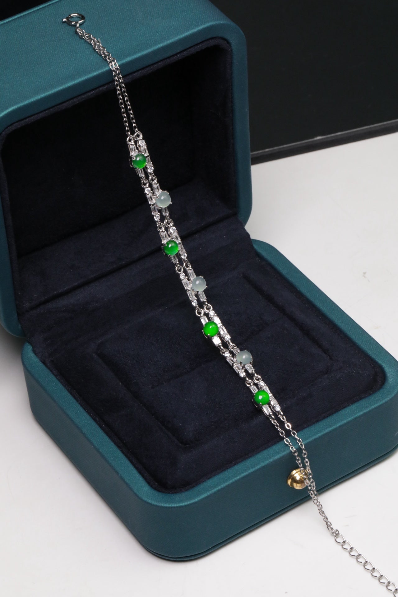 925 Silver Bracelet with Alternating Blue-Green Jadeite Cabochons (Overall Dimensions: 210mm x 5.6mm x 4.2mm)