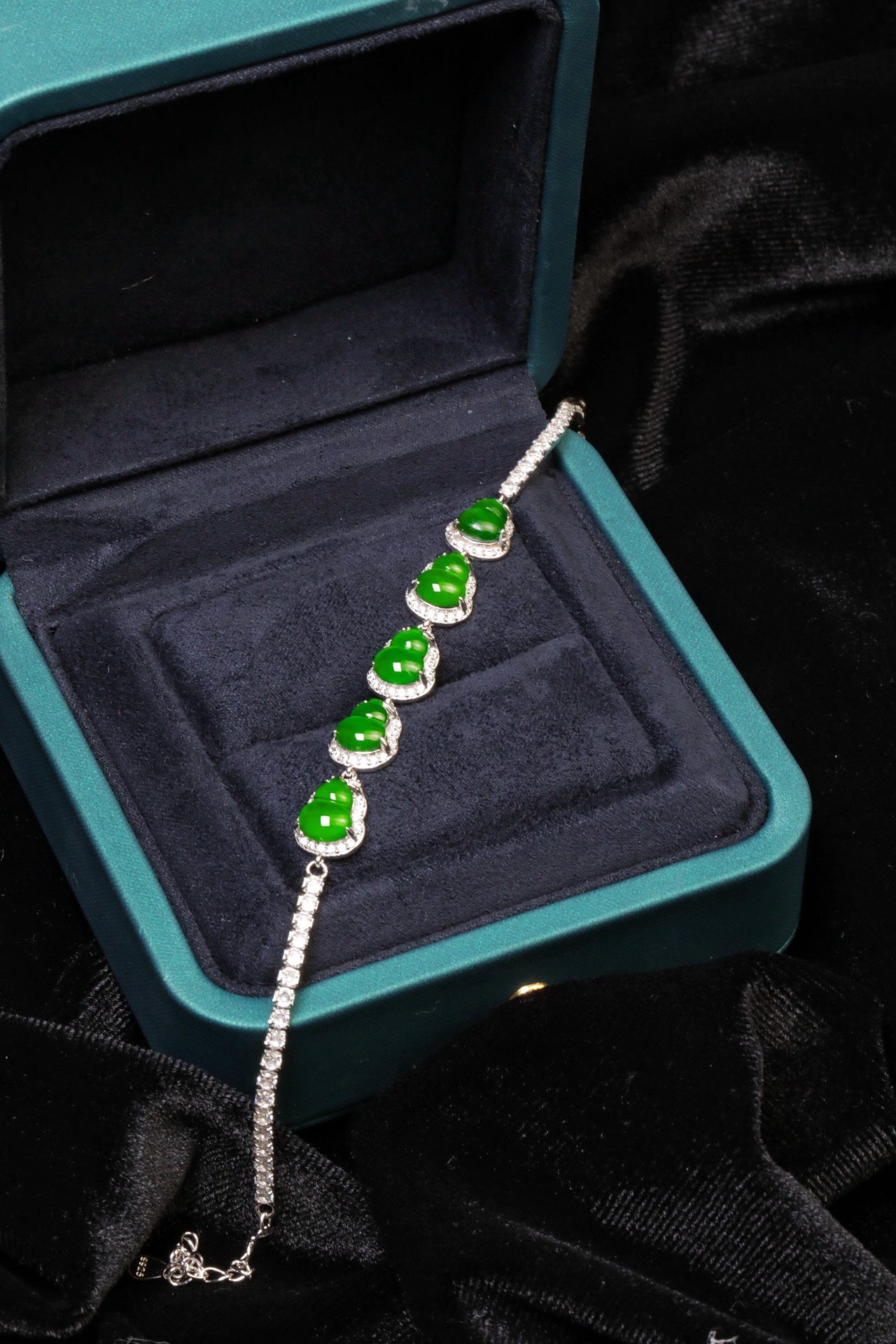 925 Silver and Jadeite Bracelet with Interconnected Gourd Links (Overall Dimensions: 220mm x 8mm x 4.6mm)