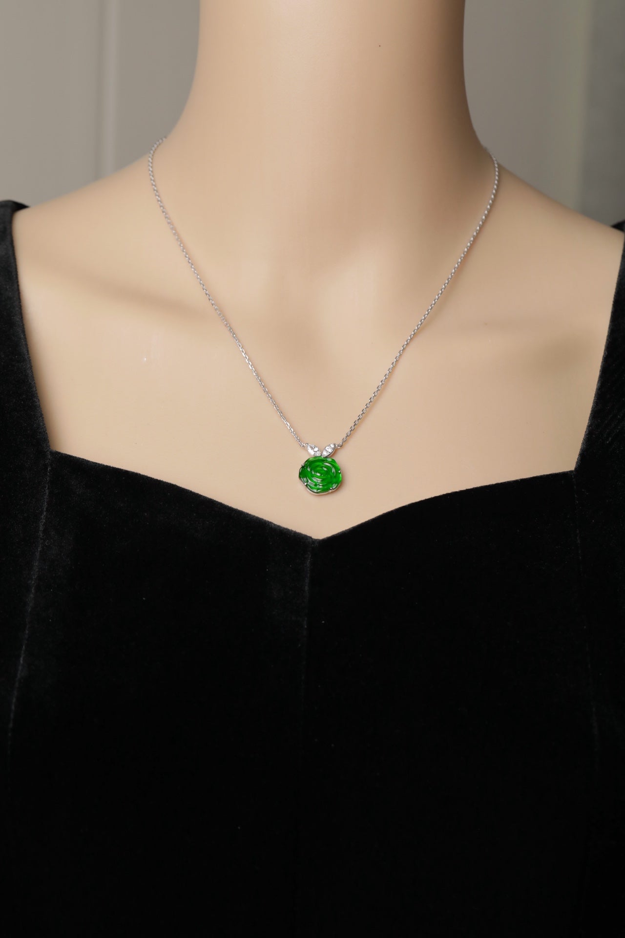 925 Silver Rose Jade Necklace (Overall Dimensions: 460mm x 19.5mm x 4.5mm)