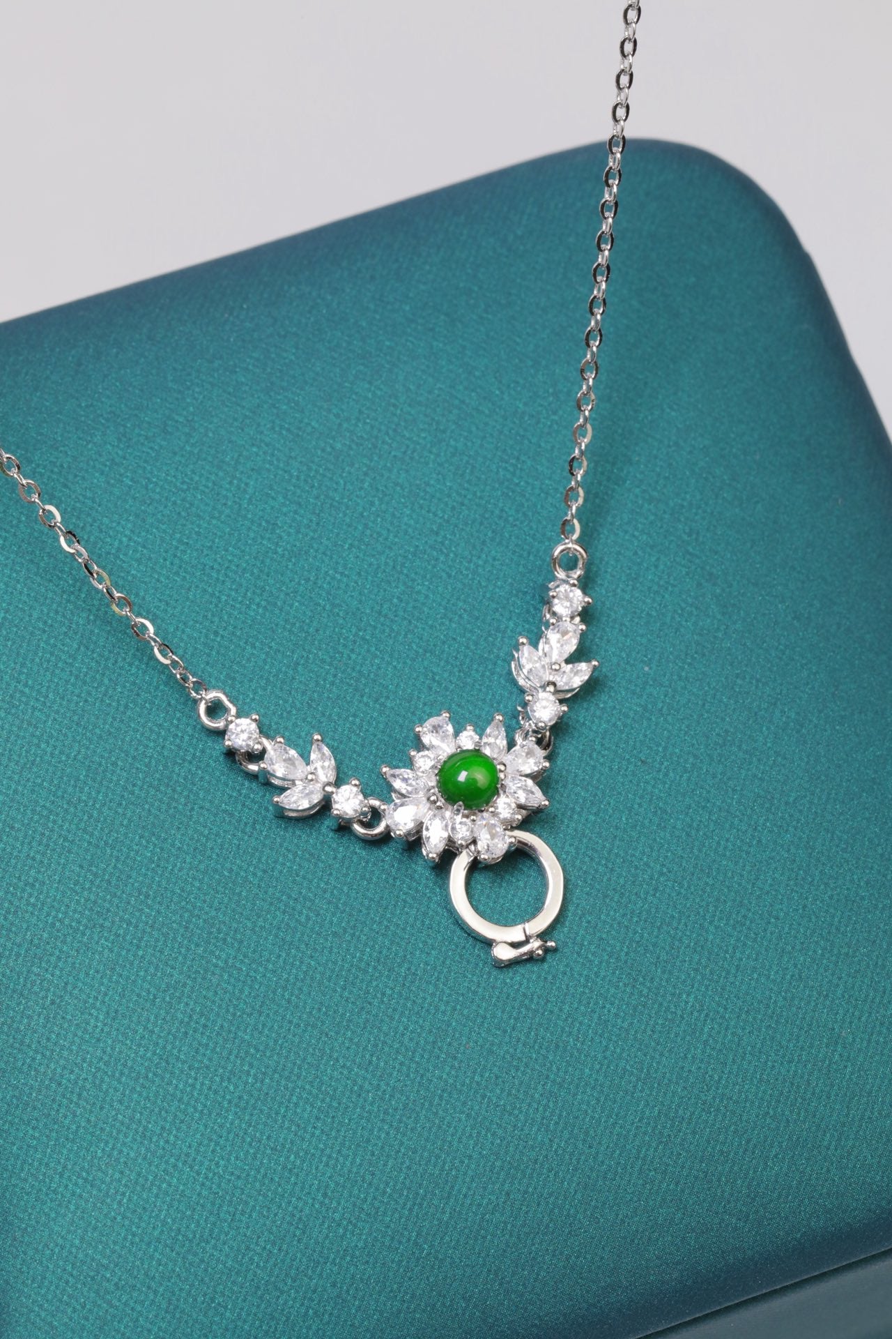 925 Silver and Jadeite Necklace (Oval Cabochon) – Overall Dimensions: 450mm x 14mm x 6.6mm