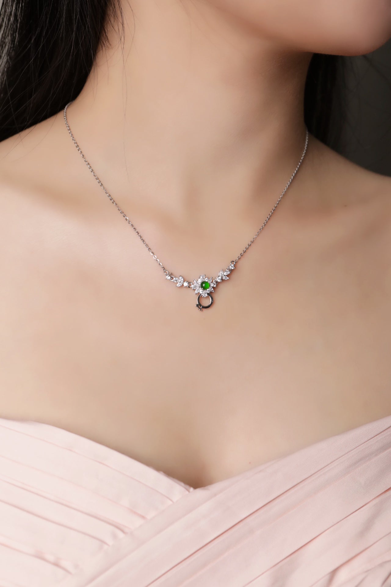925 Silver and Jadeite Necklace (Oval Cabochon) – Overall Dimensions: 450mm x 14mm x 6.6mm
