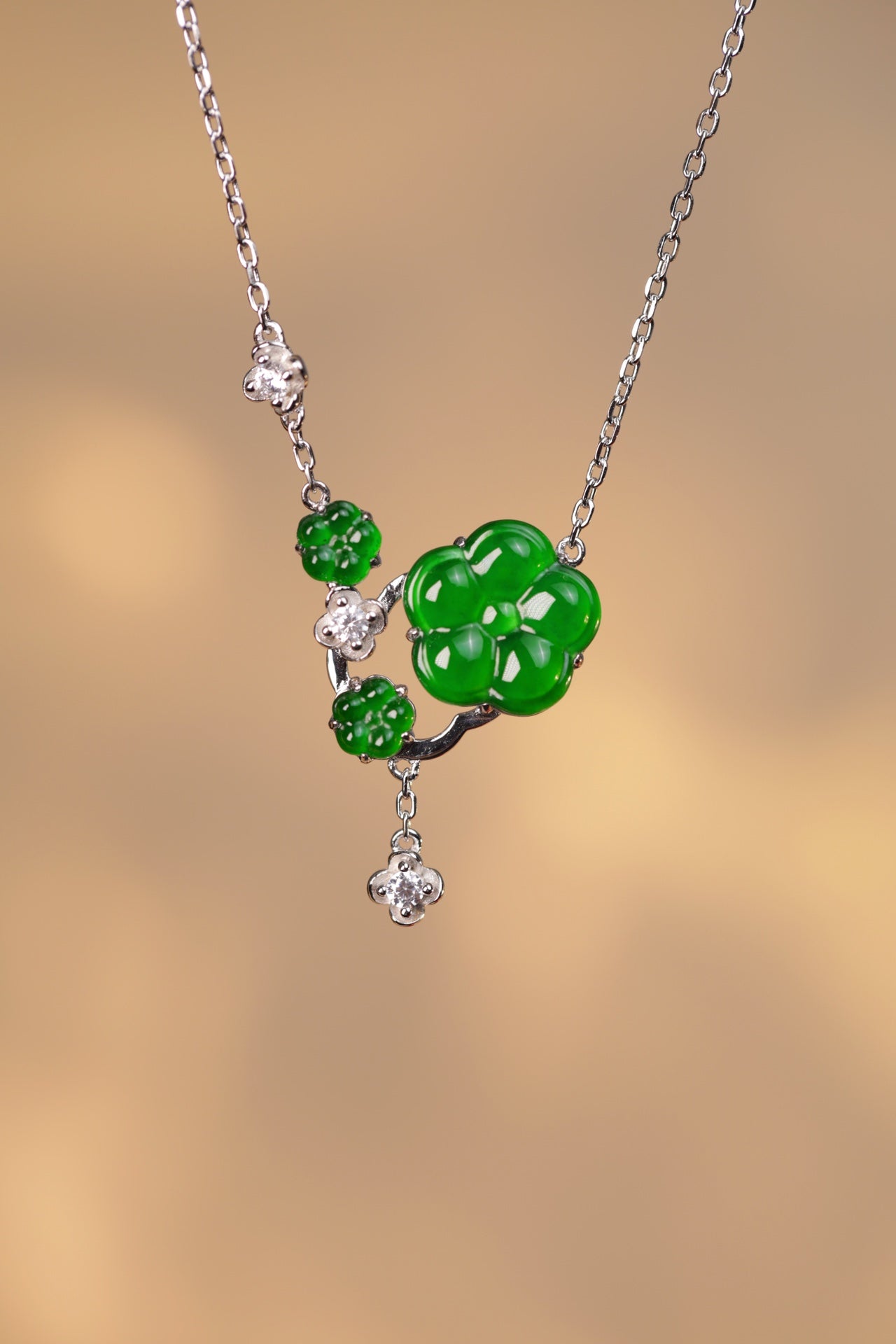 925 Silver White Camellia and Jadeite Necklace (Overall Dimensions: 470mm x 27mm x 4mm)