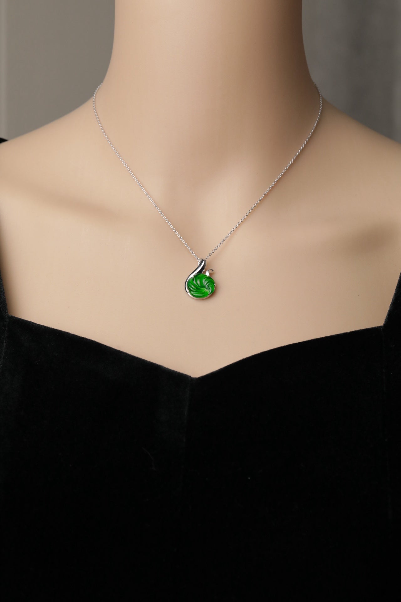 925 Silver "Swirling Dance" Jadeite Necklace (Overall Dimensions: 475mm x 21.8mm x 6mm)