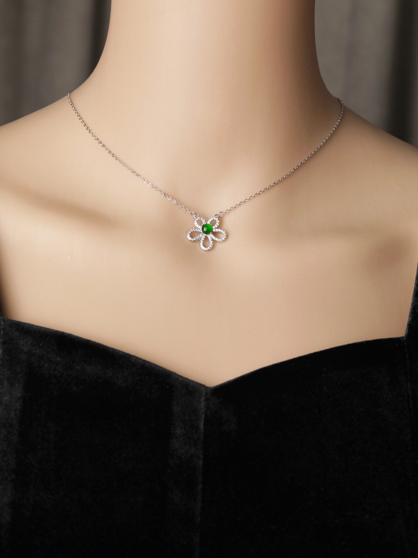925 Silver Openwork Floral Jadeite Necklace (Overall Dimensions: 470mm x 17.3mm x 4.1mm)