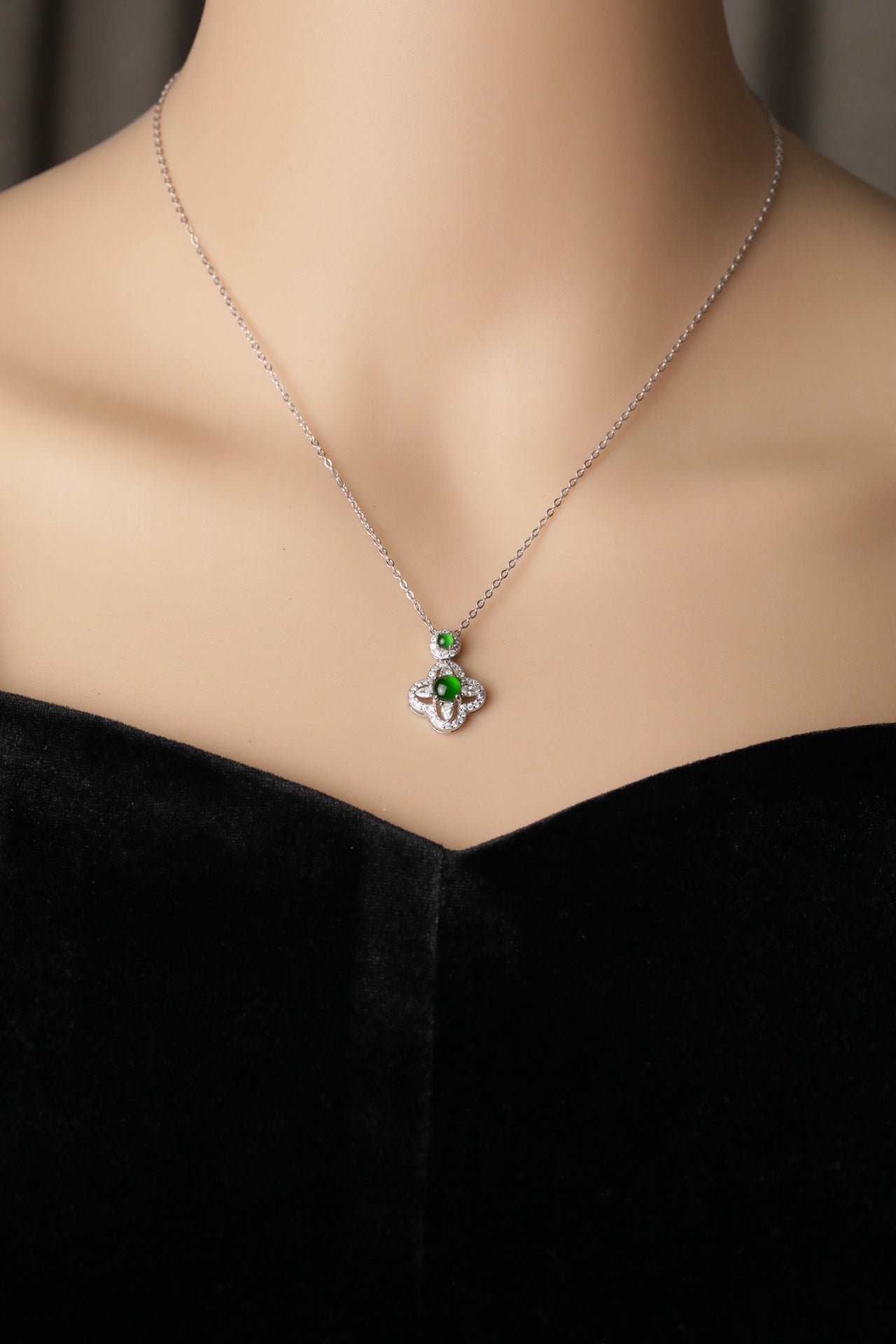 925 Silver Floral Jadeite Necklace (Overall Dimensions: 470mm x 13.3mm x 6mm)