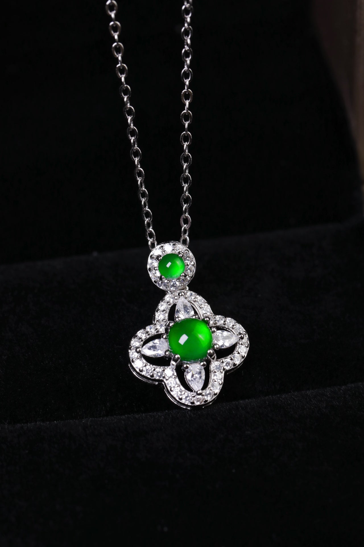 925 Silver Floral Jadeite Necklace (Overall Dimensions: 470mm x 13.3mm x 6mm)