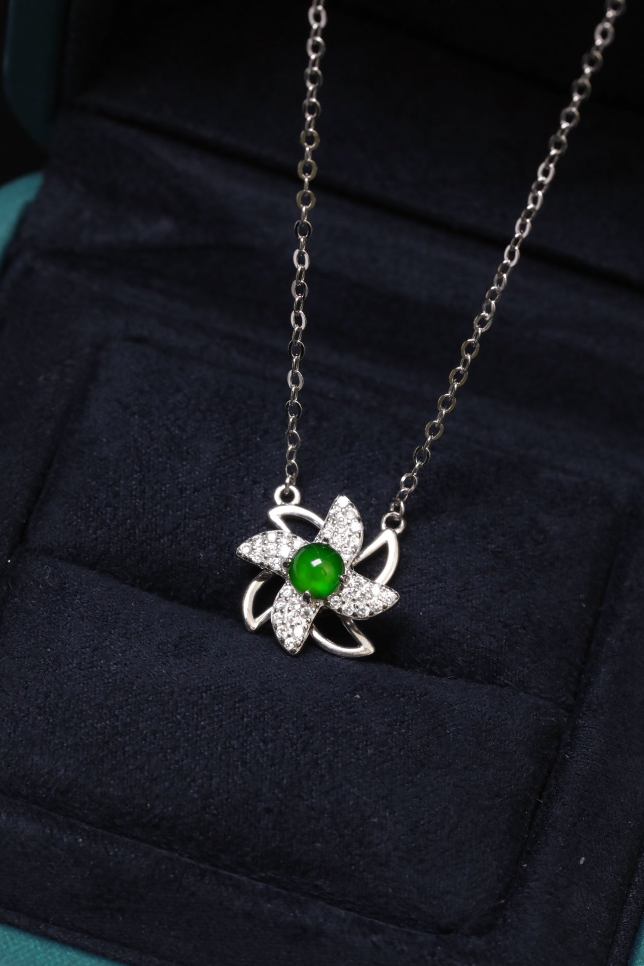 925 Silver Windmill Jadeite Necklace (Overall Dimensions: 480mm x 11.5mm x 7mm)