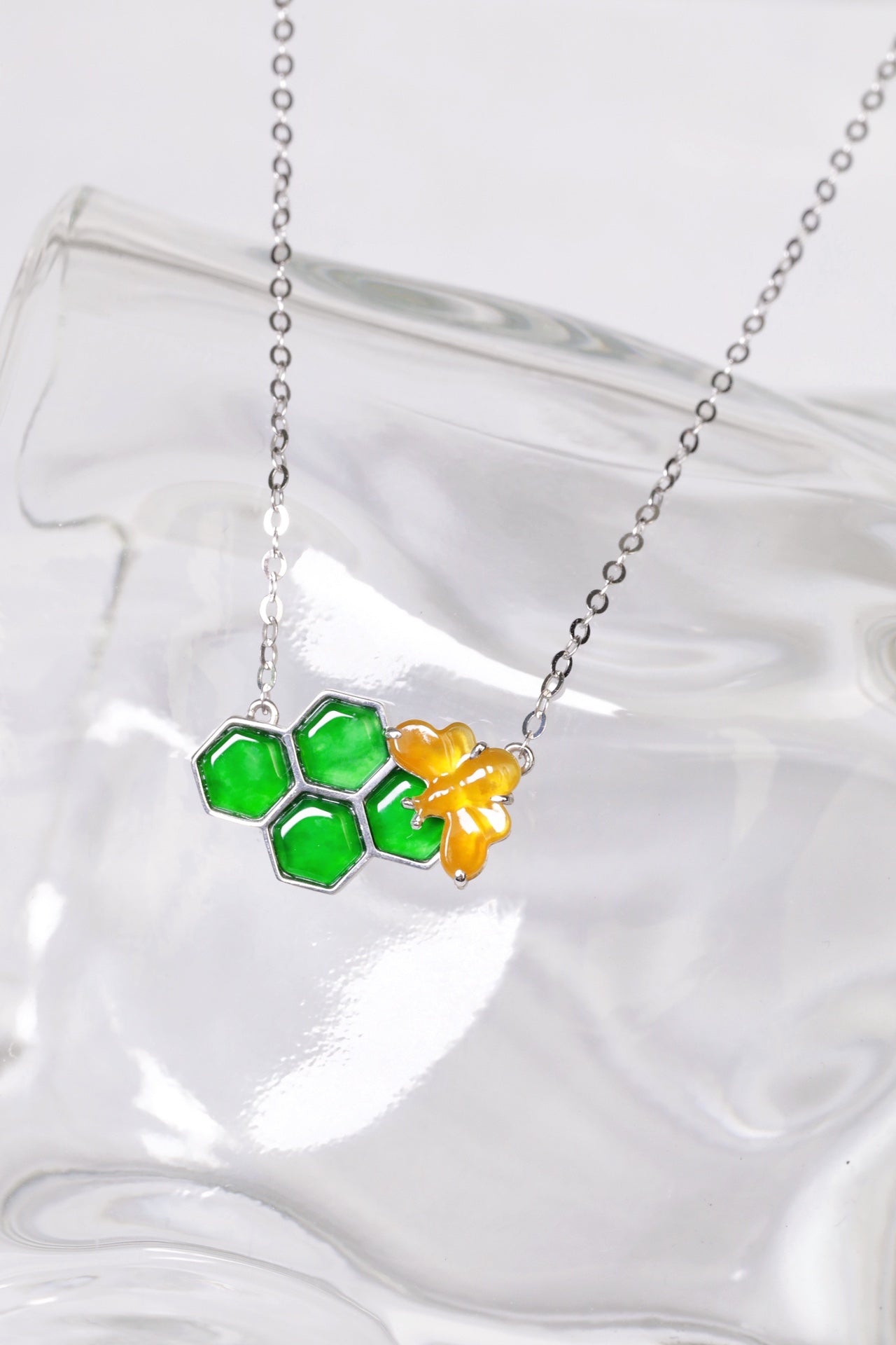 925 Silver Bee and Honeycomb Jade Necklace (Overall Dimensions: 460mm x 8.8mm x 6.3mm)