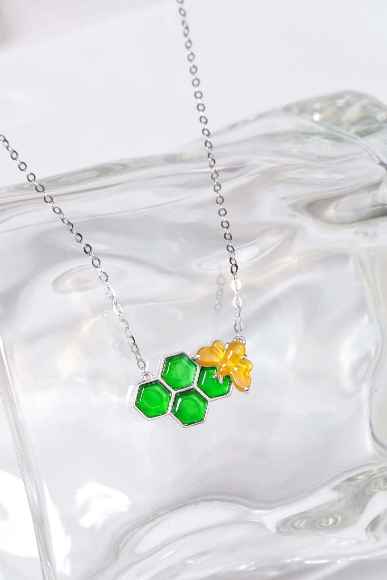 925 Silver Bee and Honeycomb Jade Necklace (Overall Dimensions: 460mm x 8.8mm x 6.3mm)