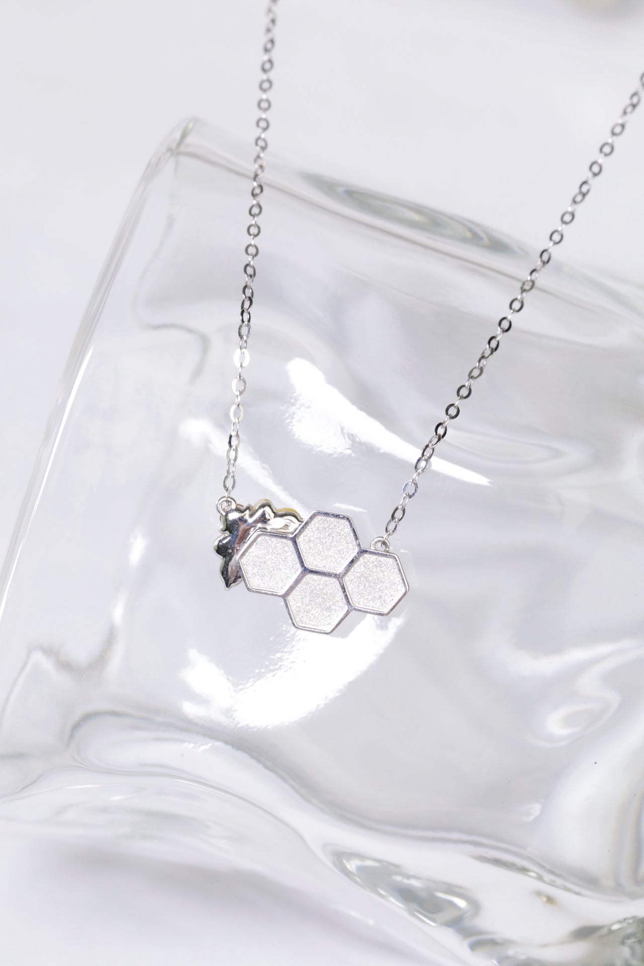 925 Silver Bee and Honeycomb Jade Necklace (Overall Dimensions: 460mm x 8.8mm x 6.3mm)