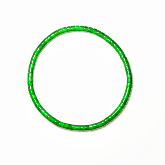 Barrel-bead jadeite bangles, 68 beads, dimensions 3.4mm x 2.5mm.