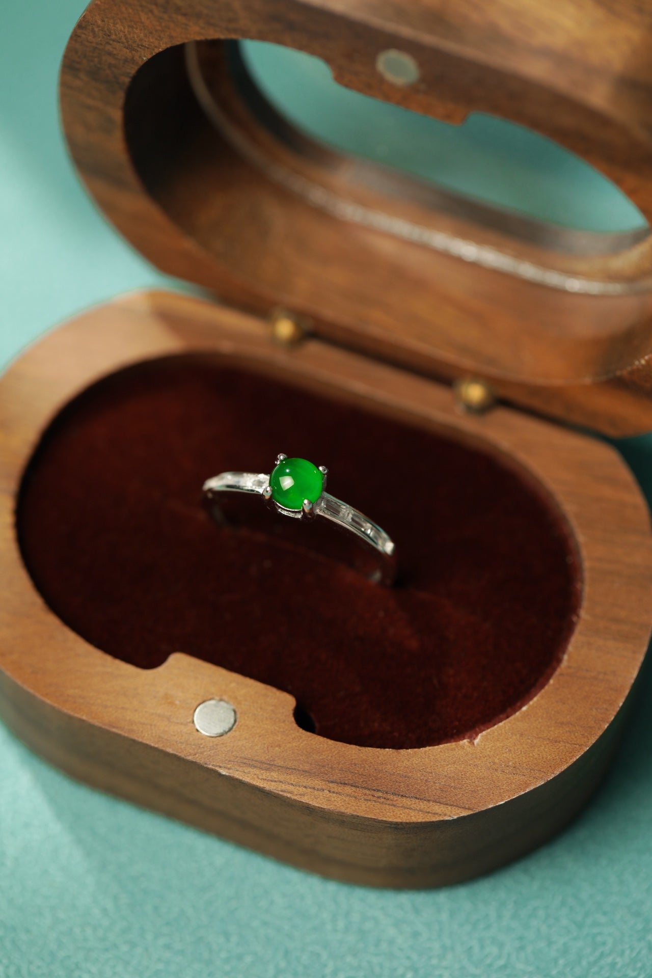 925 Silver Minimalist Oval Jadeite Ring (Overall Dimensions: 20mm x 5mm x 5.4mm)
