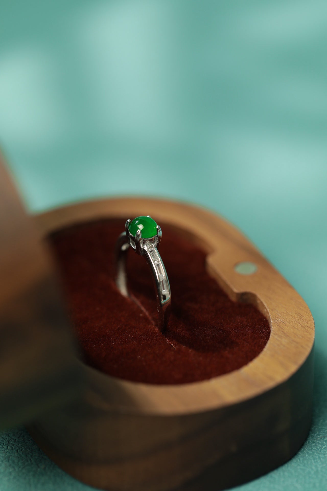 925 Silver Minimalist Oval Jadeite Ring (Overall Dimensions: 20mm x 5mm x 5.4mm)