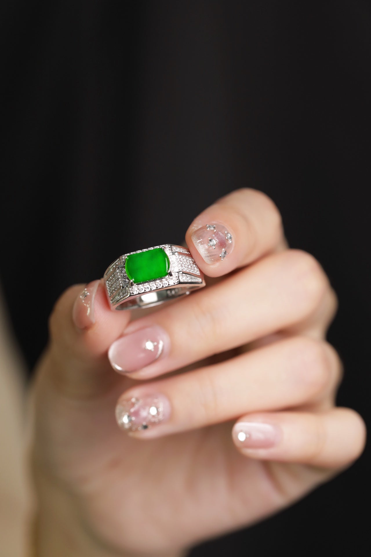 925 Silver Saddle-Style Jadeite Ring (Overall Dimensions: 12mm x 9mm x 5.6mm)