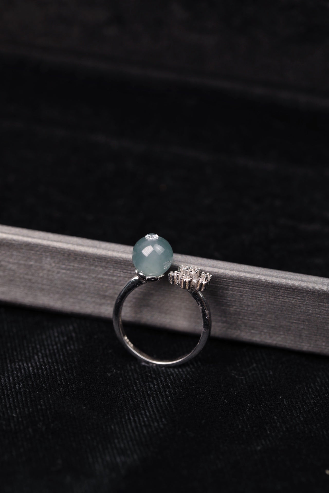 925 Silver Ring with Blue-Water Jadeite Cabochon (Overall Dimensions: 21mm x 8.4mm)