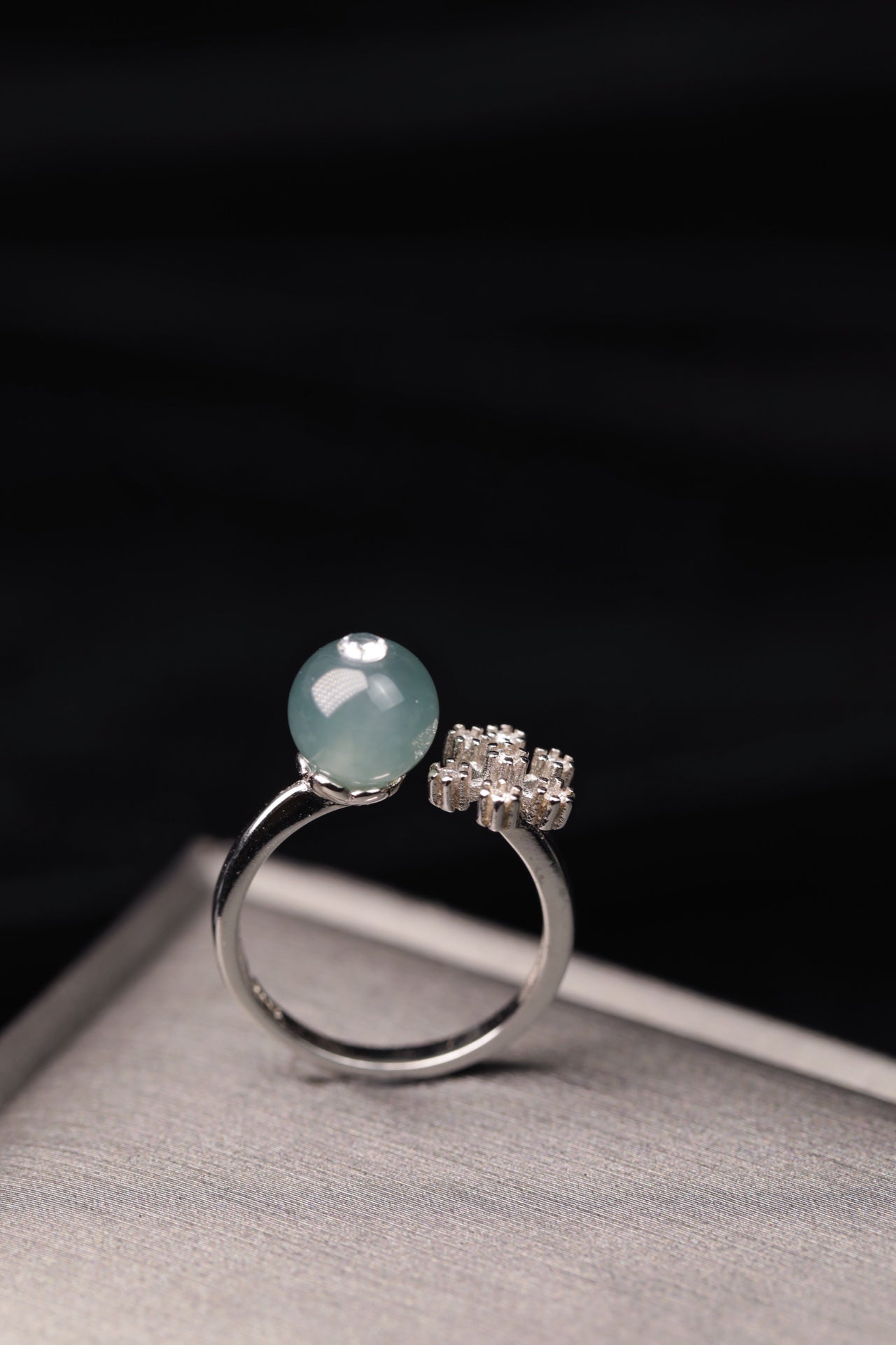 925 Silver Ring with Blue-Water Jadeite Cabochon (Overall Dimensions: 21mm x 8.4mm)