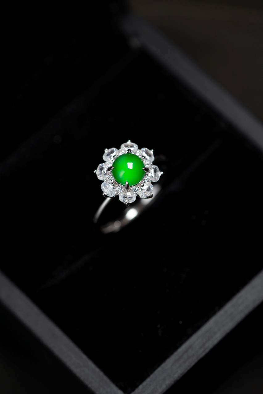 925 Silver Jadeite Ring with Oval Cabochon; Overall Dimensions: 12.4mm x 12.4mm x 8mm