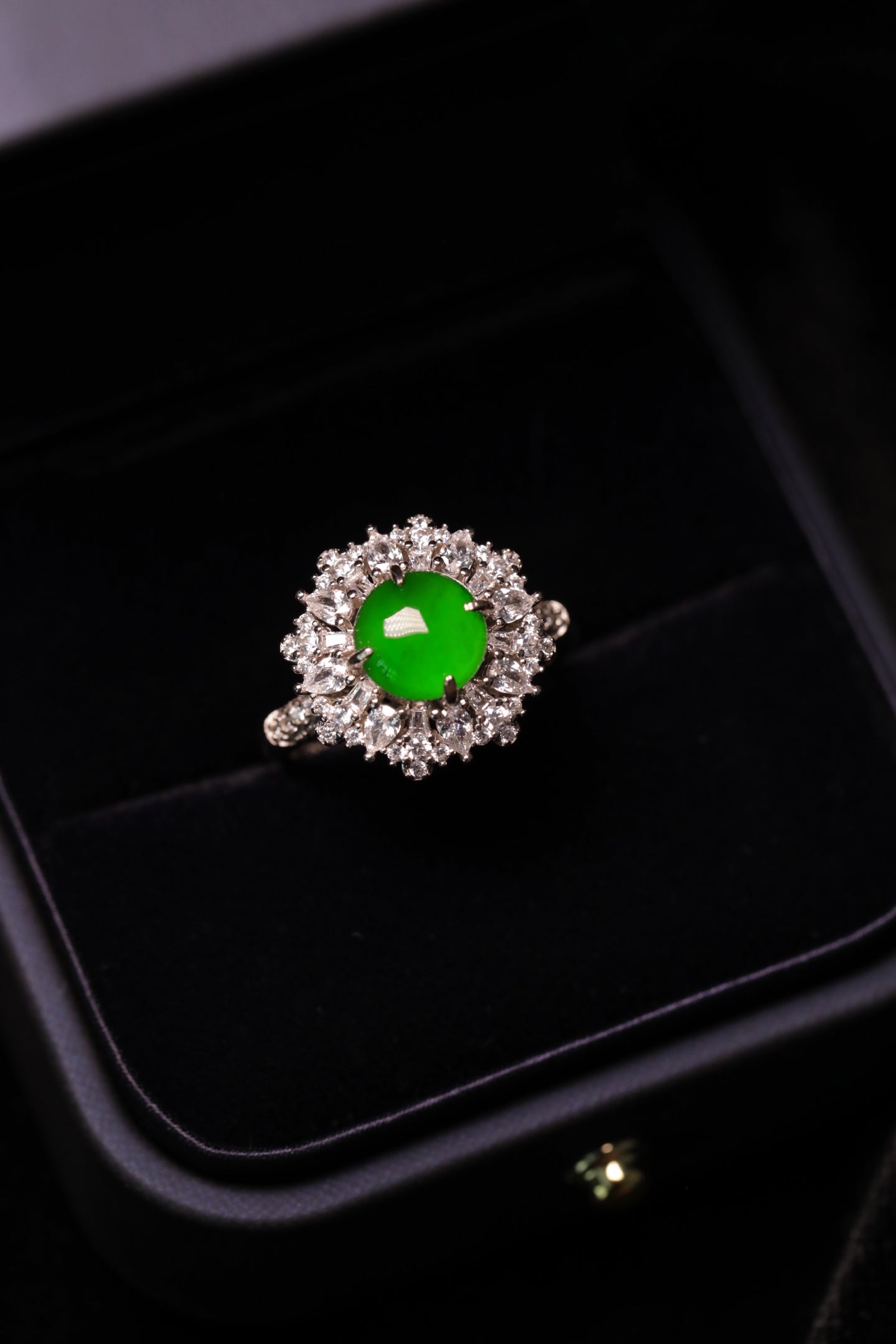 925 Silver Jadeite Ring with Oval Cabochon (Diamond-Accented Shank)