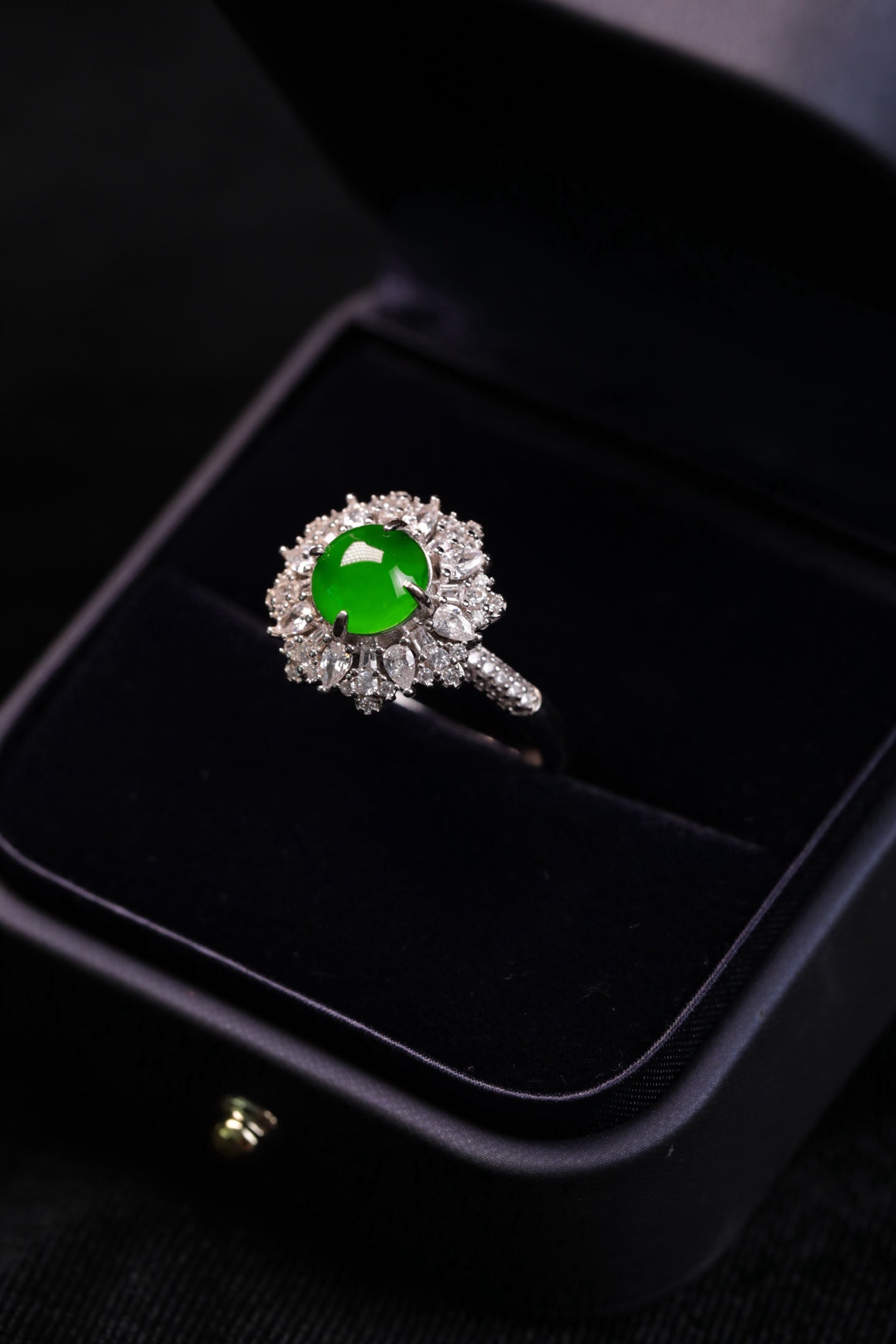 925 Silver Jadeite Ring with Oval Cabochon (Diamond-Accented Shank)