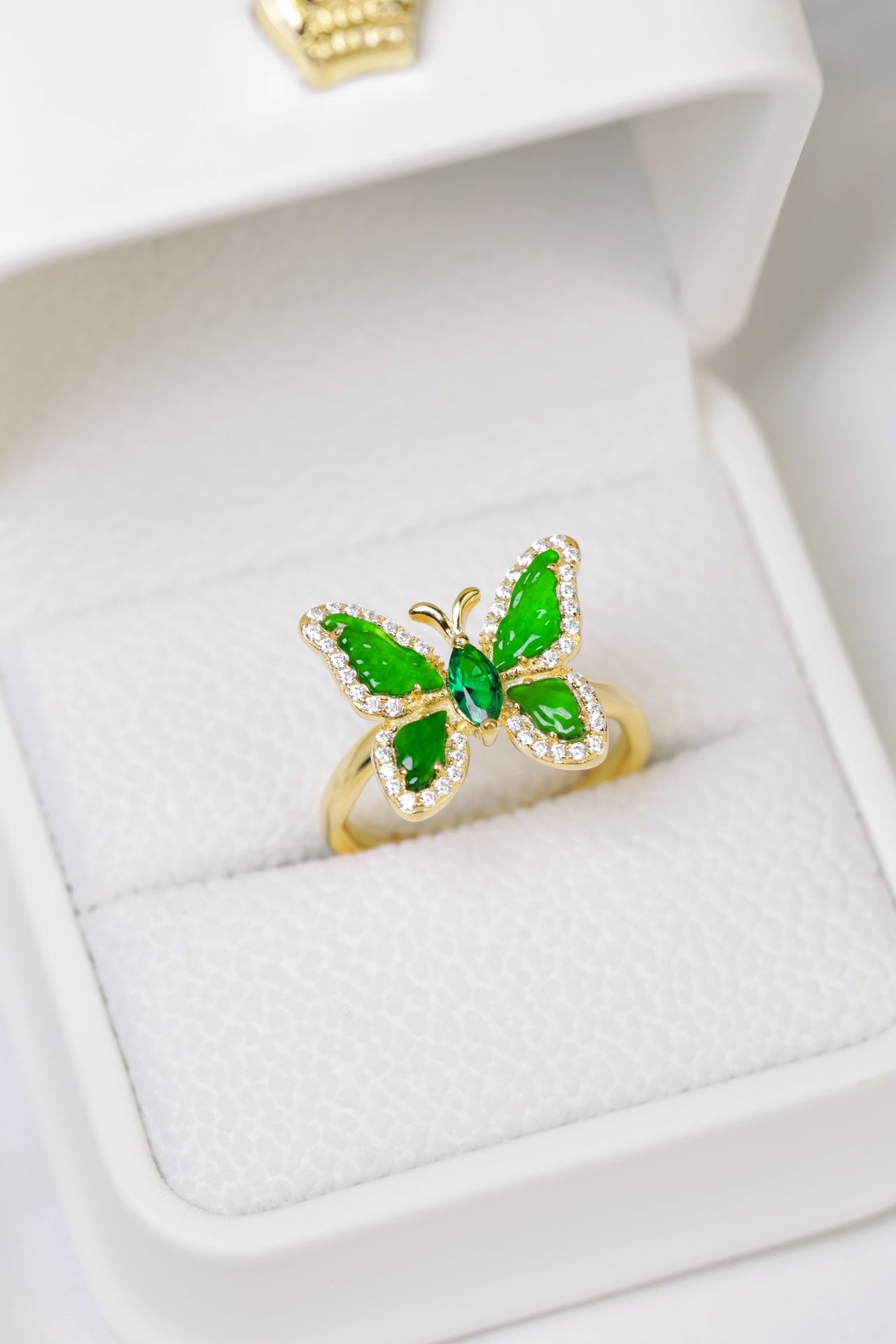 925 Silver Butterfly Jadeite Ring (Gold-tone); overall dimensions: 17.1mm x 14.2mm x 5.2mm.