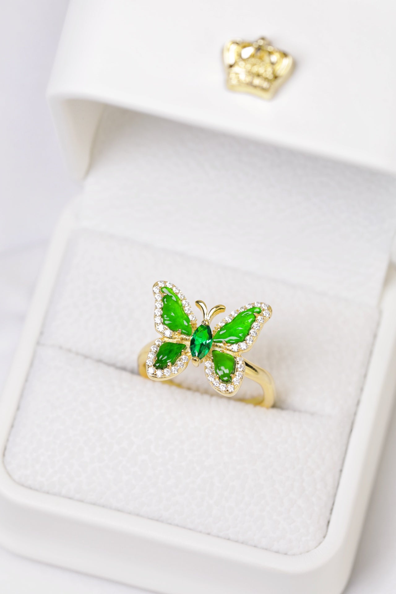 925 Silver Butterfly Jadeite Ring (Gold-tone); overall dimensions: 17.1mm x 14.2mm x 5.2mm.