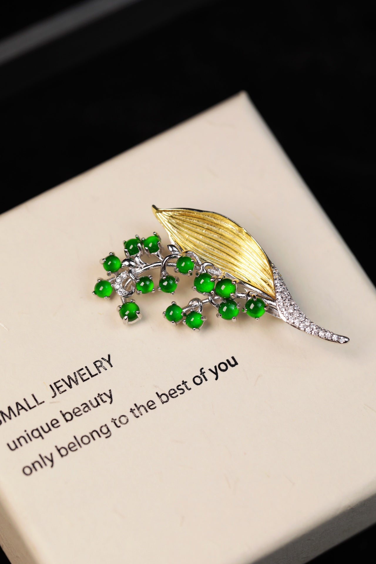 925 Silver Lily of the Valley Jade Brooch (Overall dimensions: 44.2mm x 22.3mm x 11.1mm)