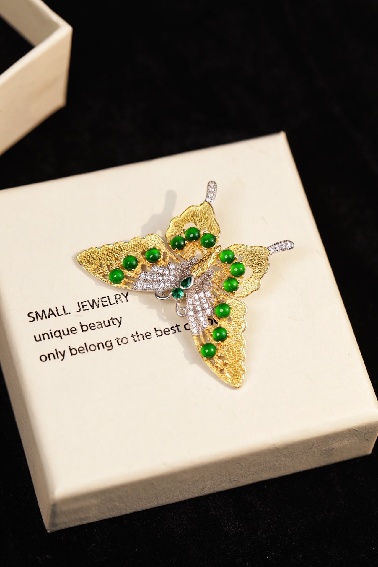 925 Sterling Silver and Jade Butterfly Brooch (Gold-Plated)– Overall dimensions: 47mm x 33.5mm x 6.5mm