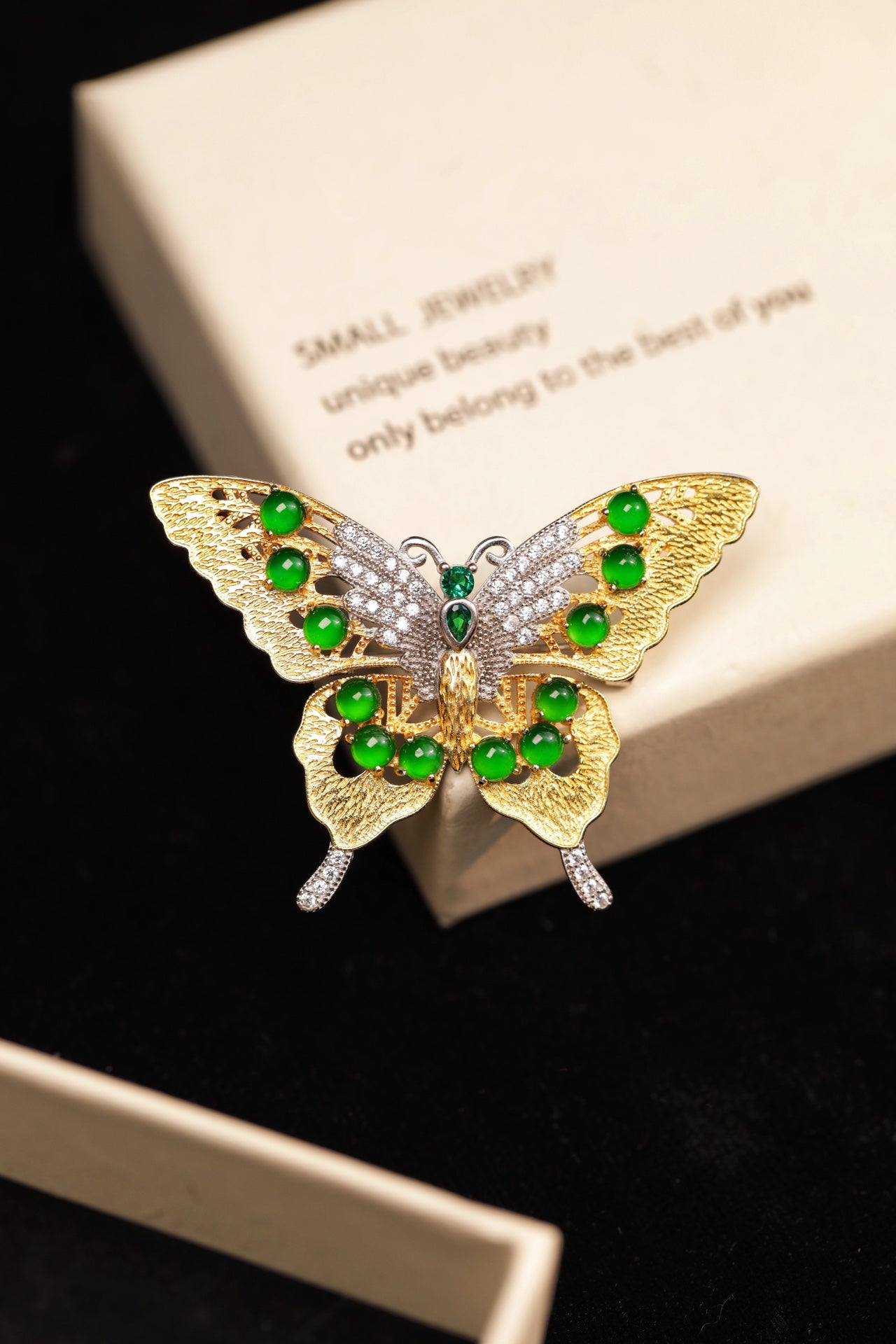 925 Sterling Silver and Jade Butterfly Brooch (Gold-Plated)– Overall dimensions: 47mm x 33.5mm x 6.5mm