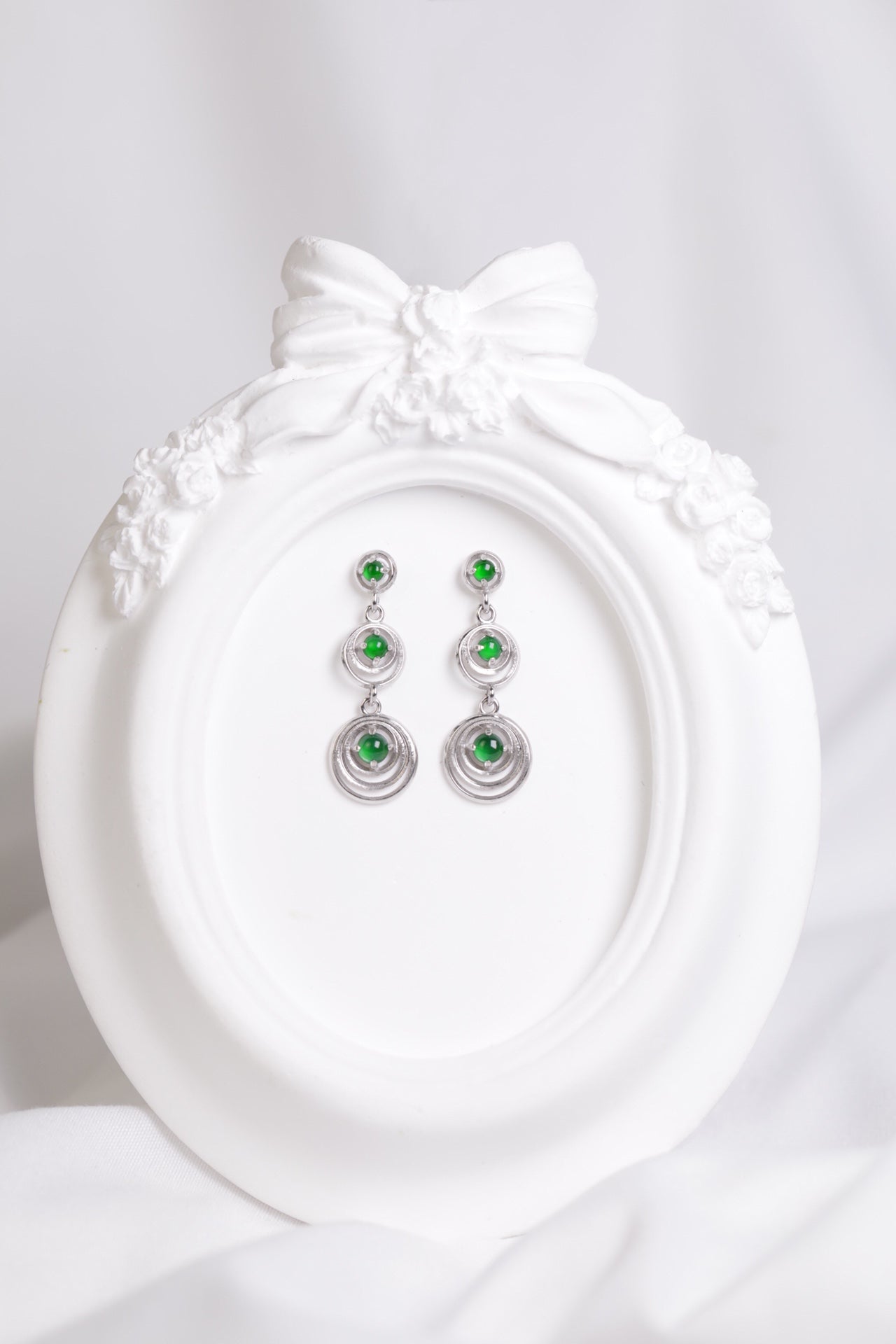 925 silver triple-loop jadeite stud earrings; overall dimensions: 25.5mm x 10mm x 2.5mm.