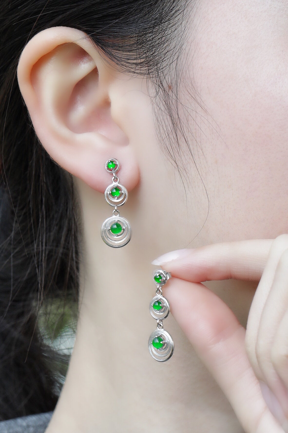 925 silver triple-loop jadeite stud earrings; overall dimensions: 25.5mm x 10mm x 2.5mm.