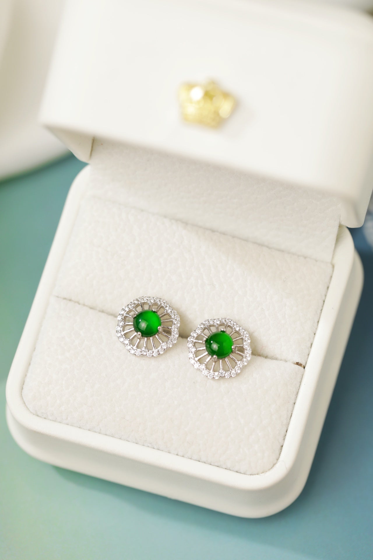 925 Silver Jadeite Stud Earrings (Oval Cabochon) – Overall Dimensions: 11mm x 11mm x 4mm