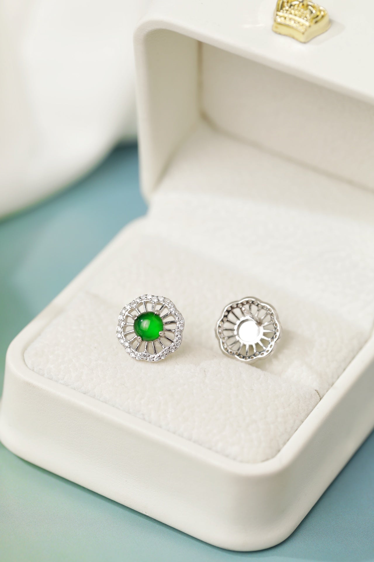 925 Silver Jadeite Stud Earrings (Oval Cabochon) – Overall Dimensions: 11mm x 11mm x 4mm