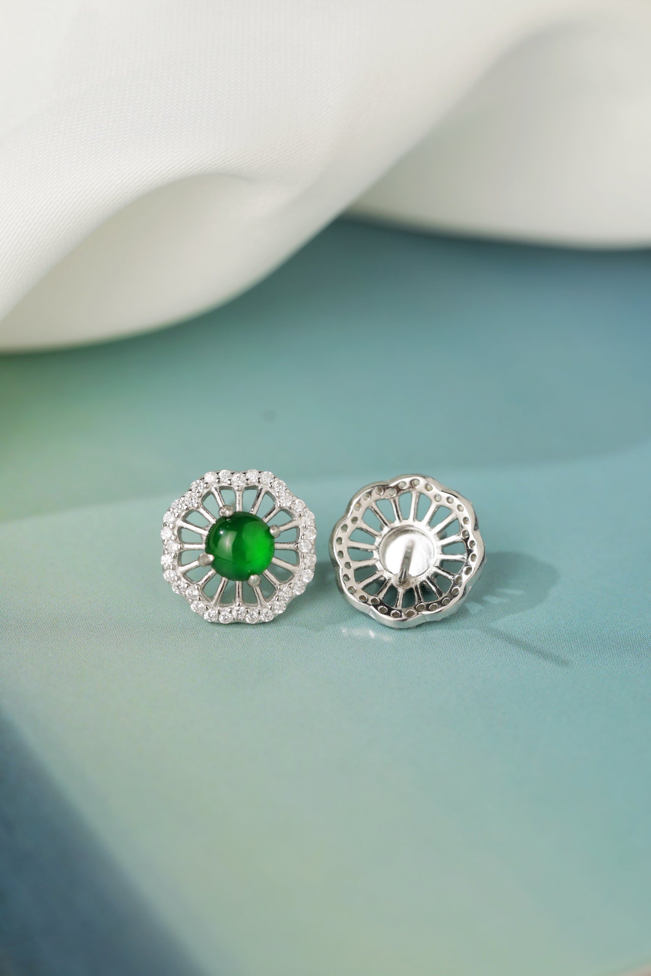 925 Silver Jadeite Stud Earrings (Oval Cabochon) – Overall Dimensions: 11mm x 11mm x 4mm