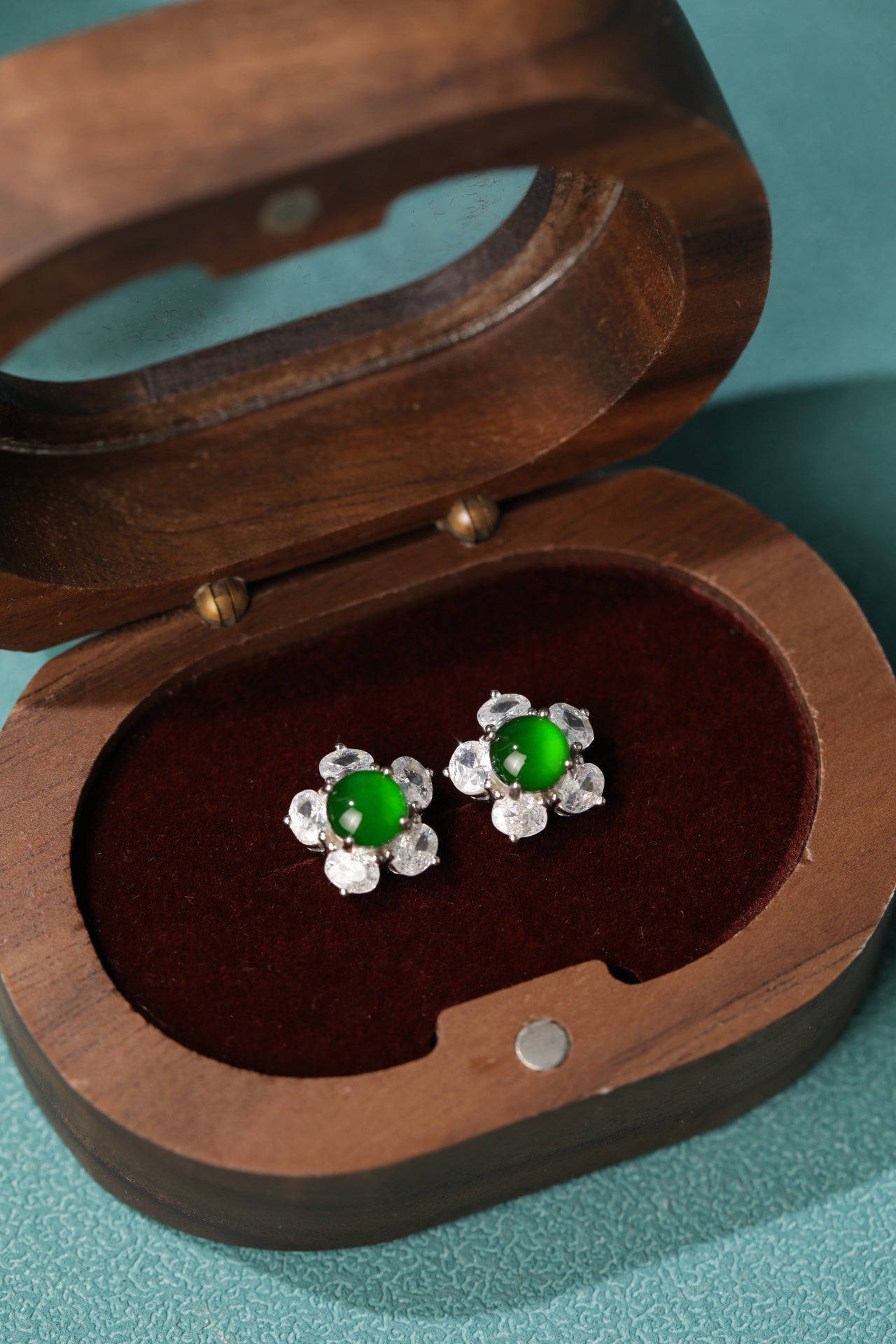 925 Silver Floral Jadeite Stud Earrings (Oval Cabochon) – Overall Dimensions: 11mm x 11mm x 6.8mm