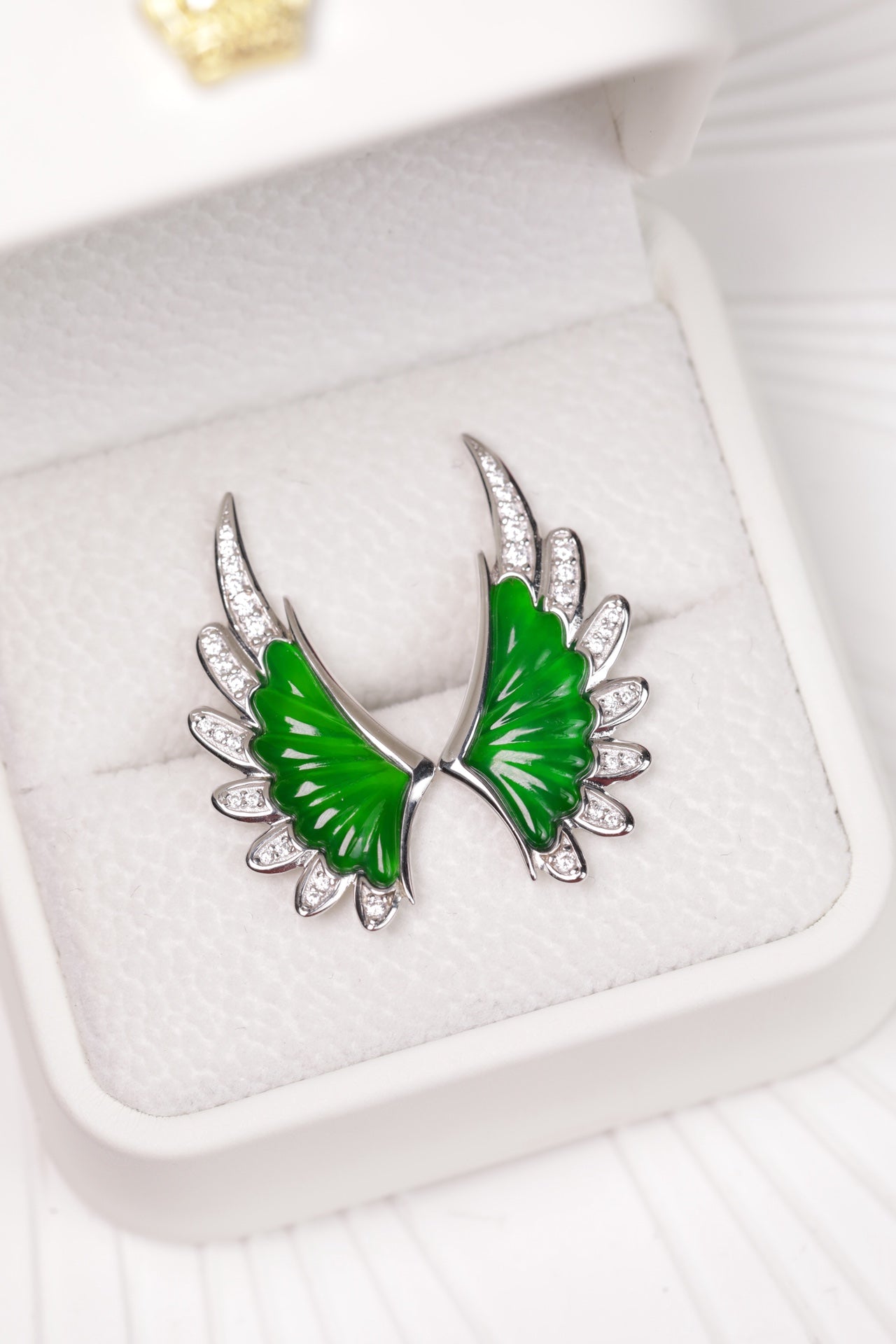 925 Silver "Victorian Wings" Jadeite Stud Earrings (Overall dimensions: 29.3mm x 13mm x 3.3mm)