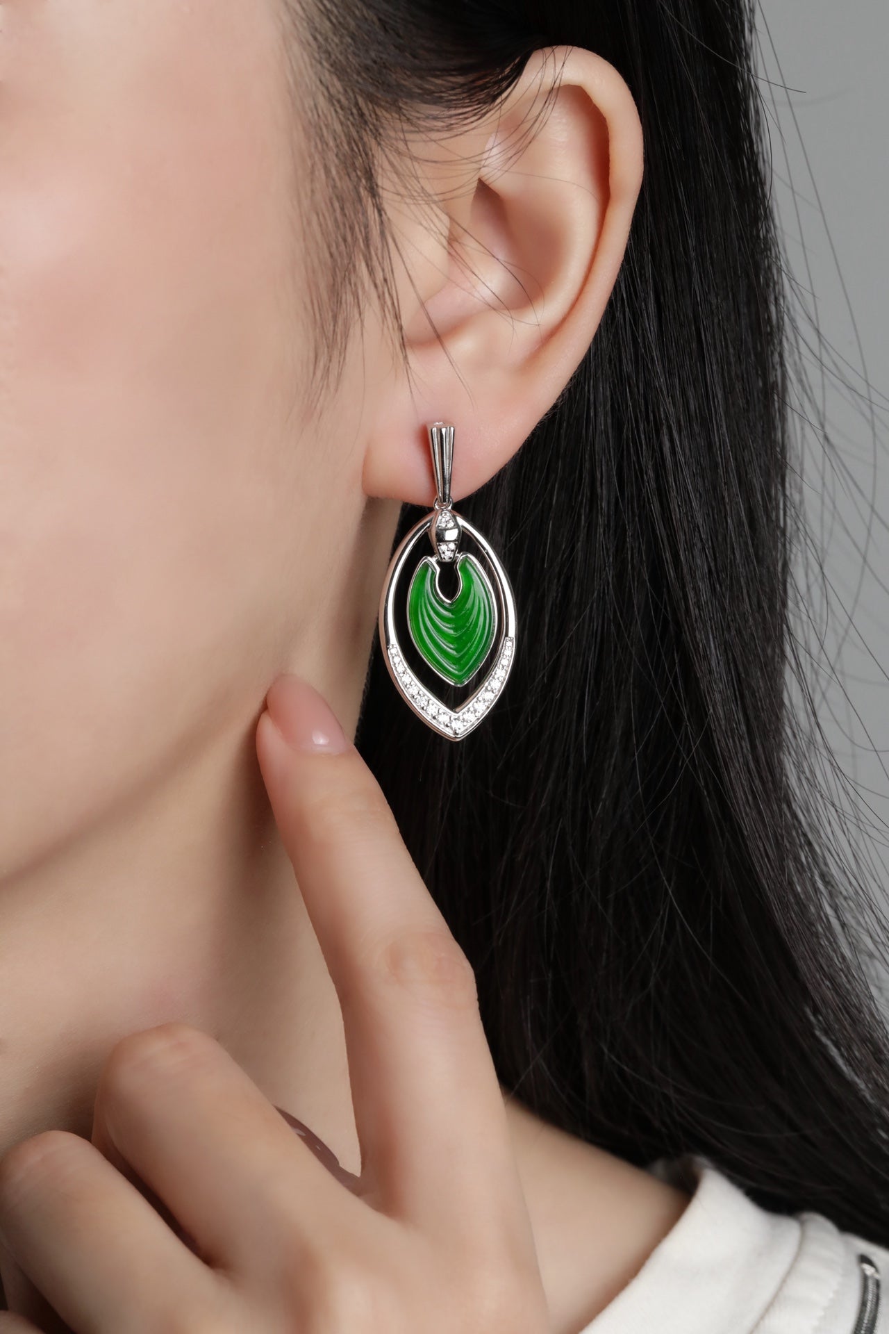 925 Silver "Jiguang" Phoenix Feather Jadeite Stud Earrings (Overall dimensions: 38mm x 16.8mm x 3.8mm)